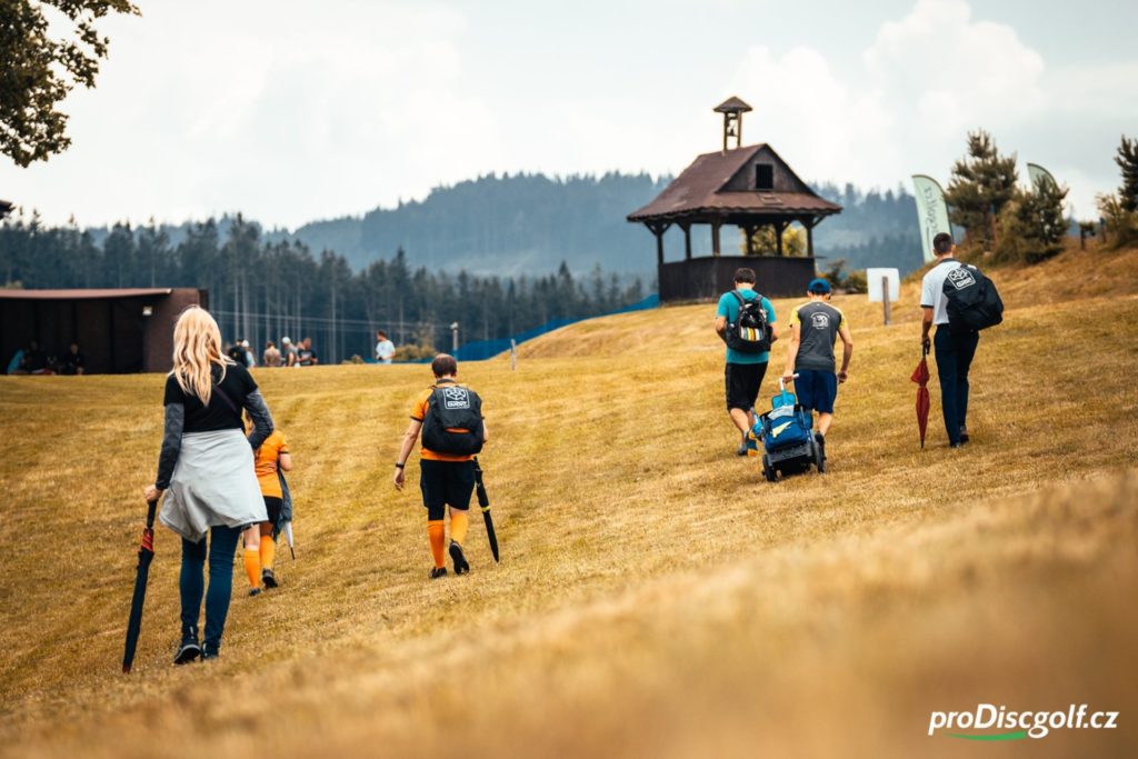 Zveme vás na Mistrovství ČR v discgolfu kategorií MPO, FPO a MJ18